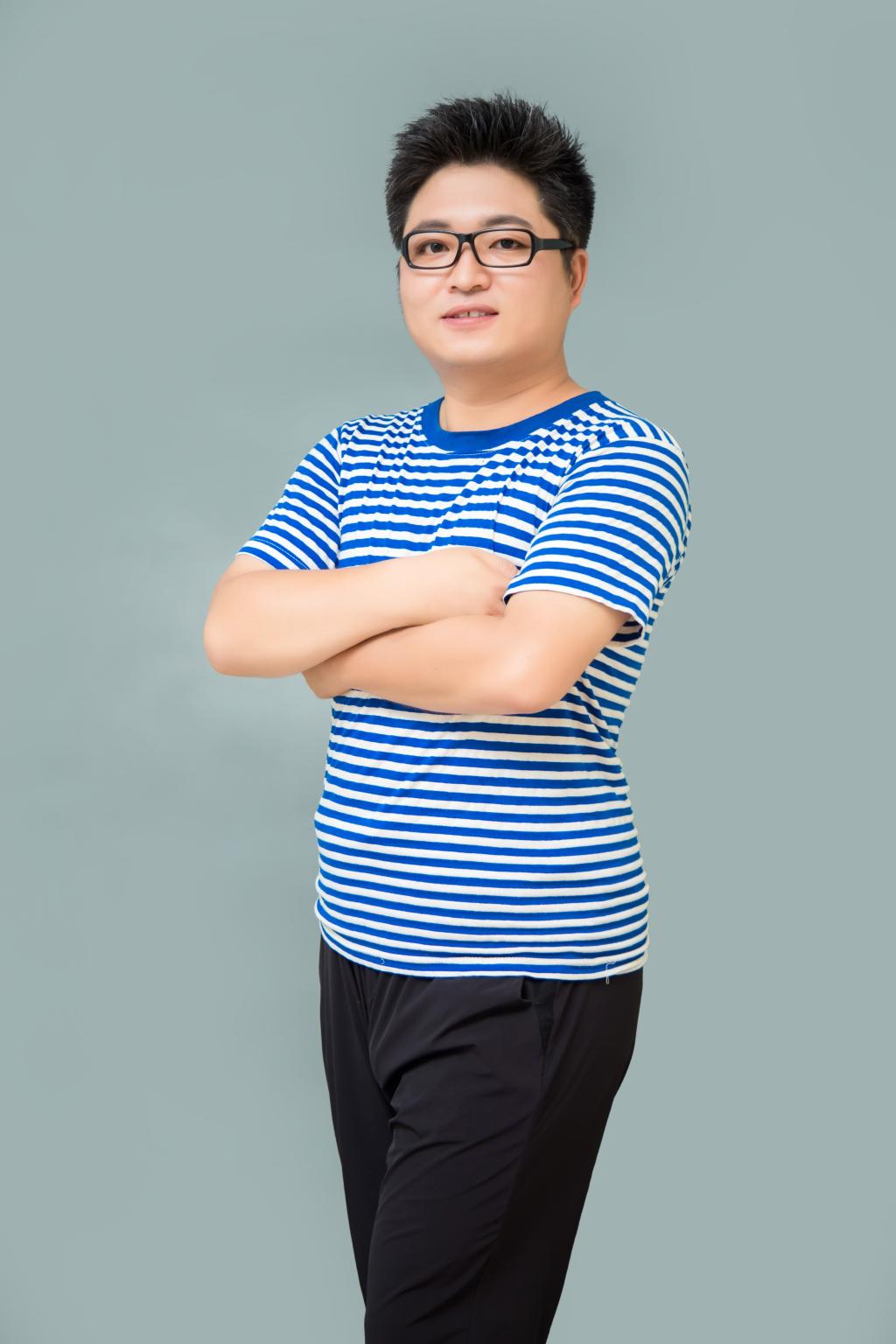 学院党委副书记：李建峰