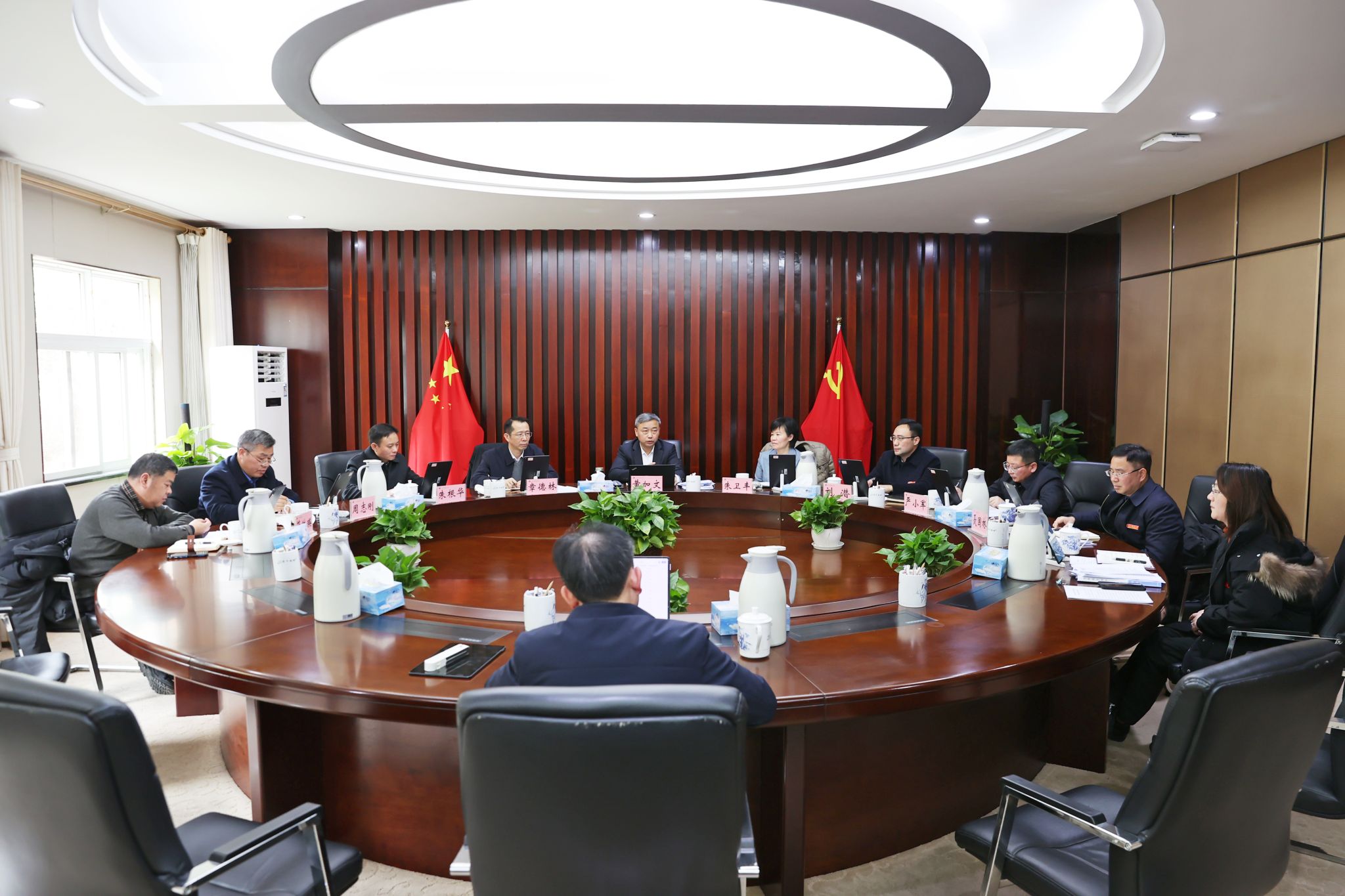 学校召开党委会 认真学习贯彻习近平总书记重要讲话精神