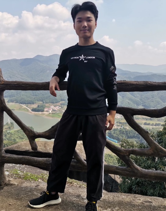 说明: C:\Users\Administrator\Desktop\个人风采\本科生个人风采展示\2019级中医(5+3)班吴淼\生活照\2.jpg