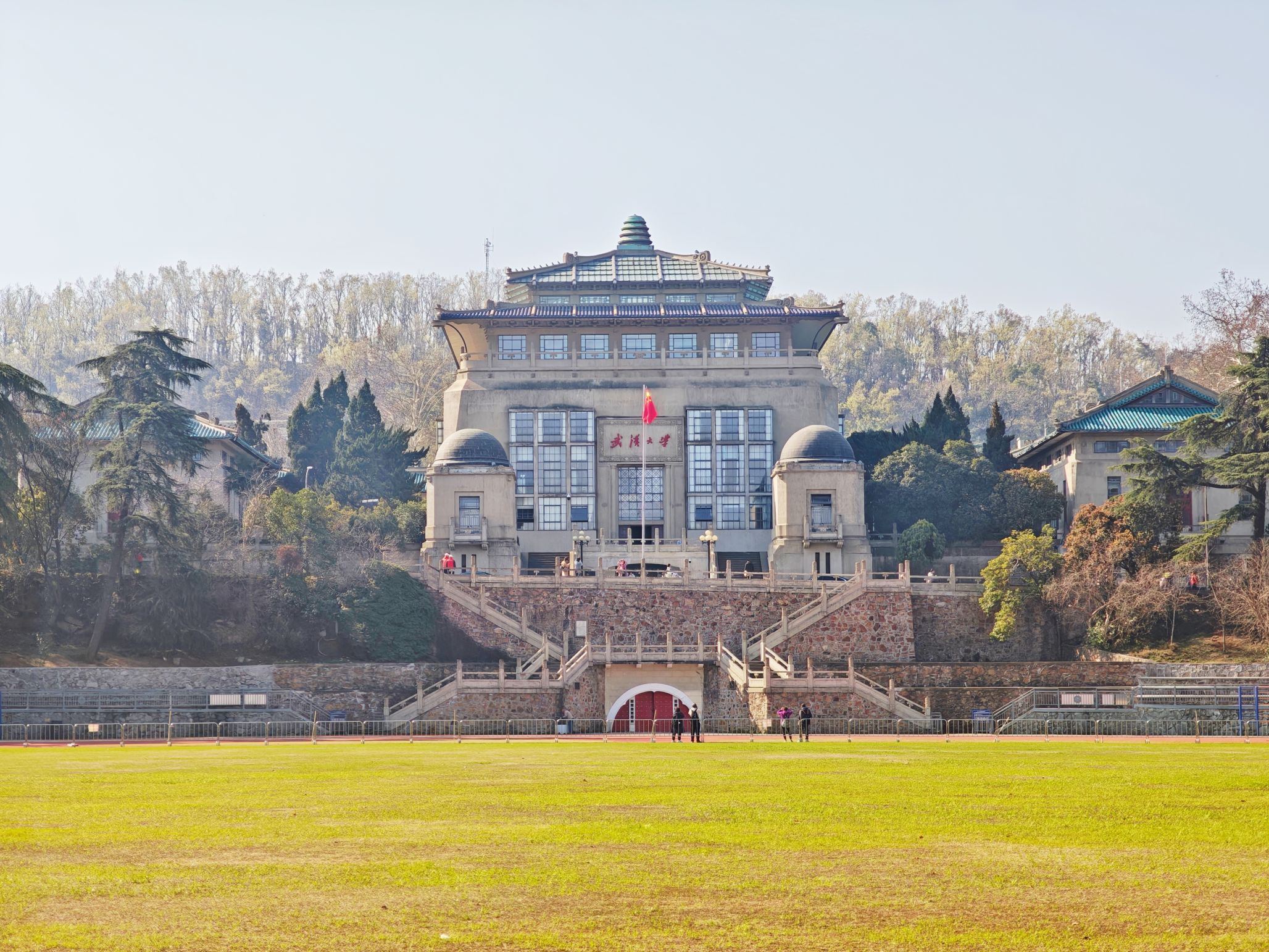 【光明日报】黄泰岩：勇当创新马克思主义理论研究和建设工程的排头兵