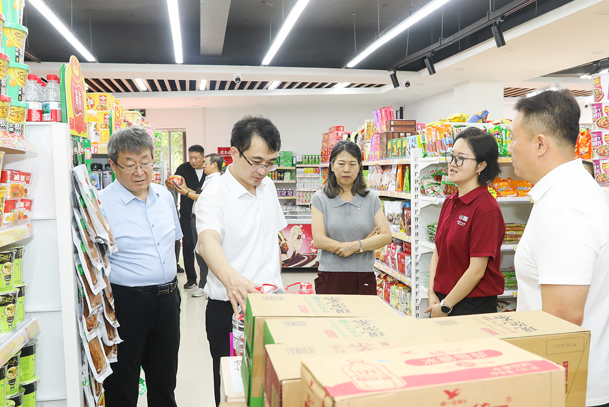 学校开展新学期校园安全检查